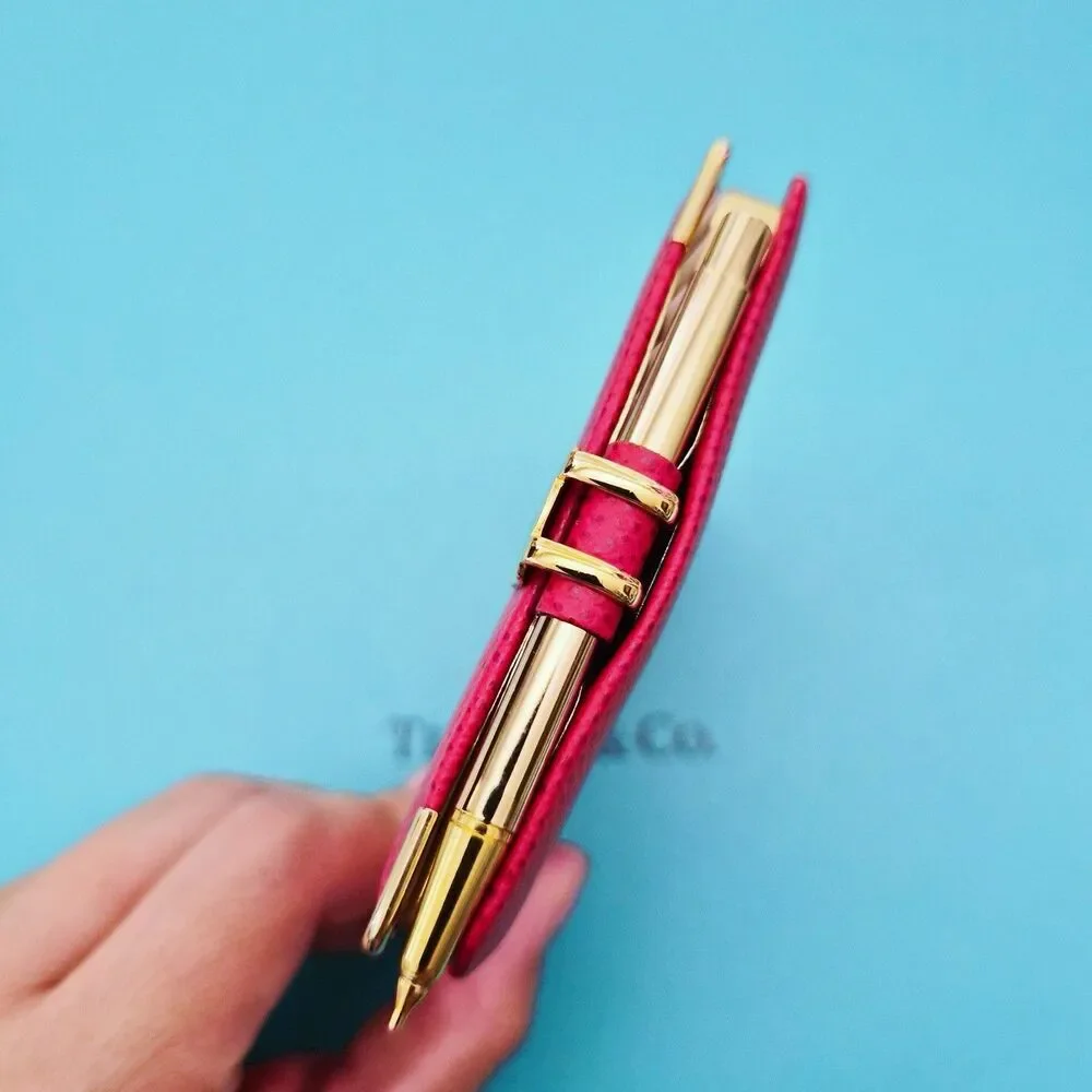 Tiffany & Co. 💖 firm